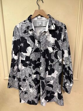 Chico’s No-Iron Black & White Floral Tunic